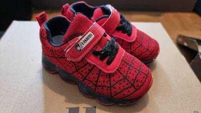 Детски обувки, пантофки spiderman светещи - номер 24