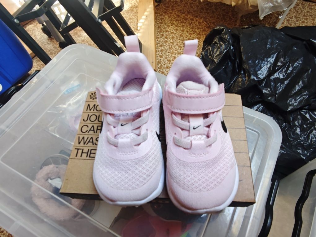Розови маратонки Nike 21 номер