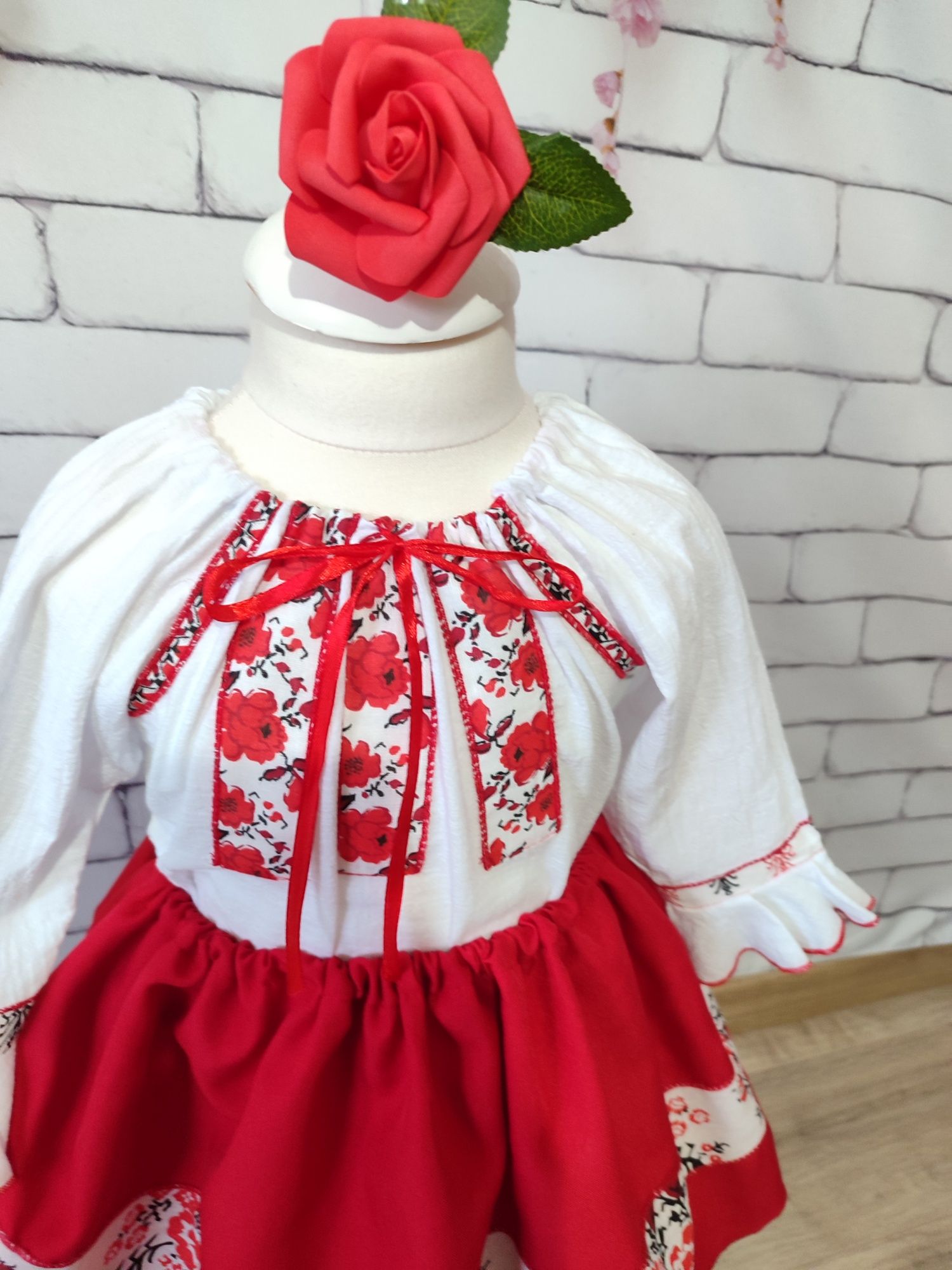Costum popular tradițional fetite serbare ie