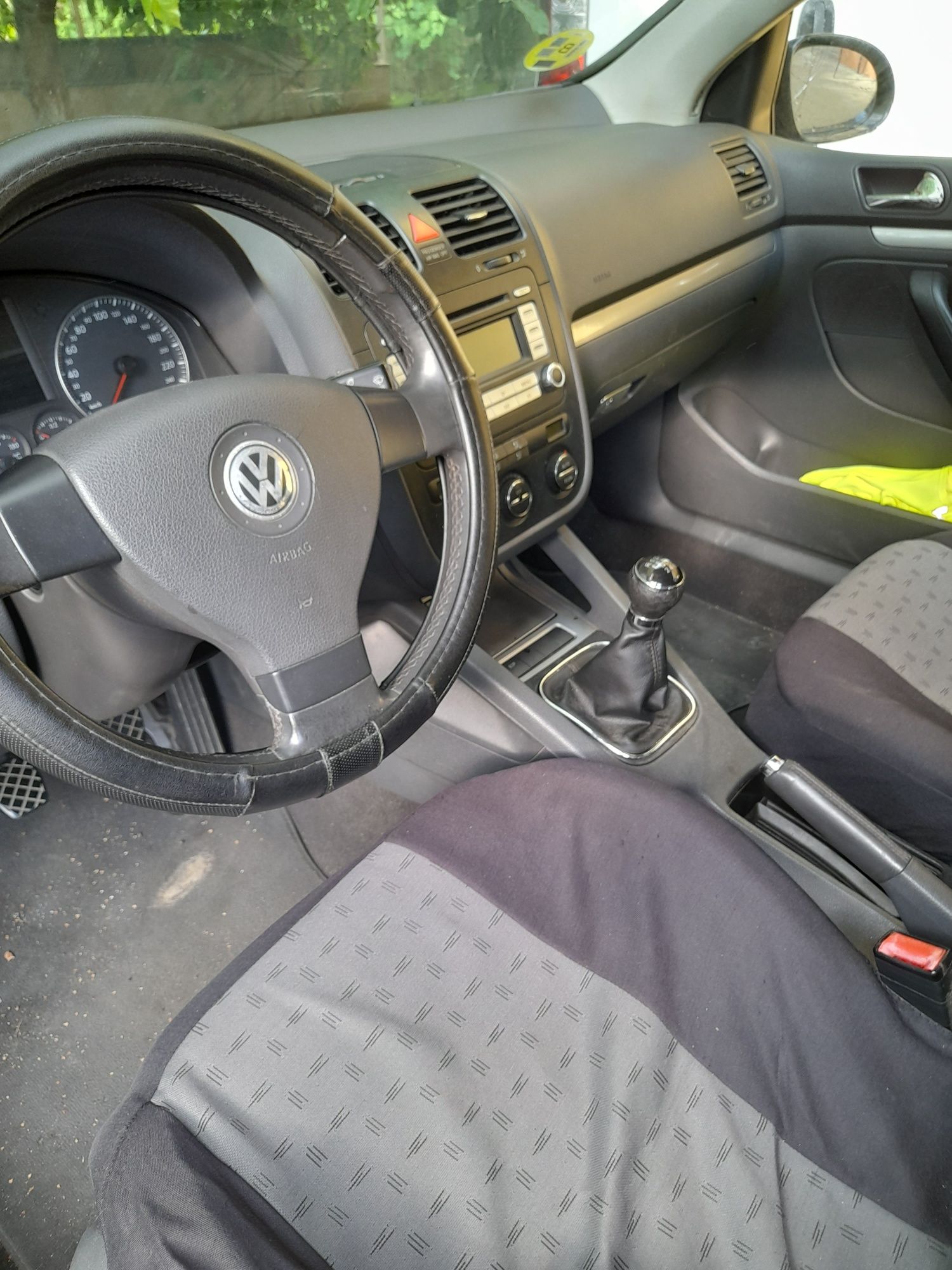 Se vende VW golf 5