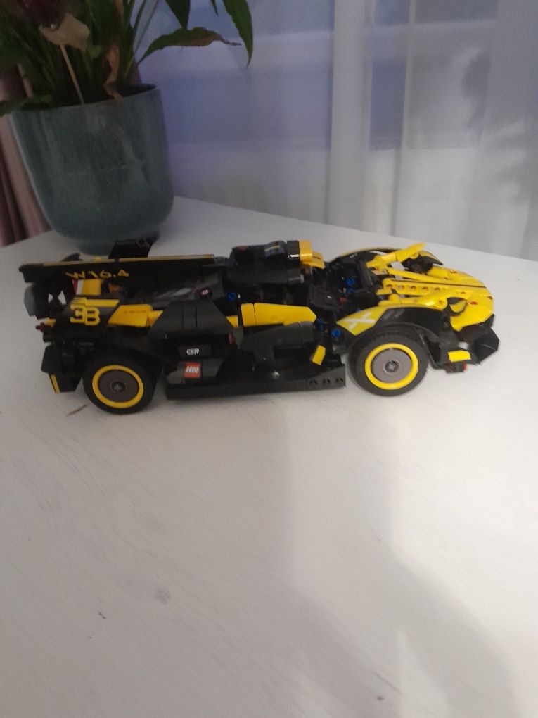 Vând masinuța Lego TECHNIC 42151 piese