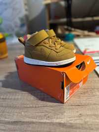 Обувки бебе маратонки Nike 19,5 размер