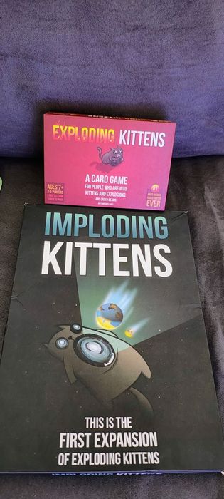 Комплект 2 части Настолна игра exploding kittens и implioding kittens