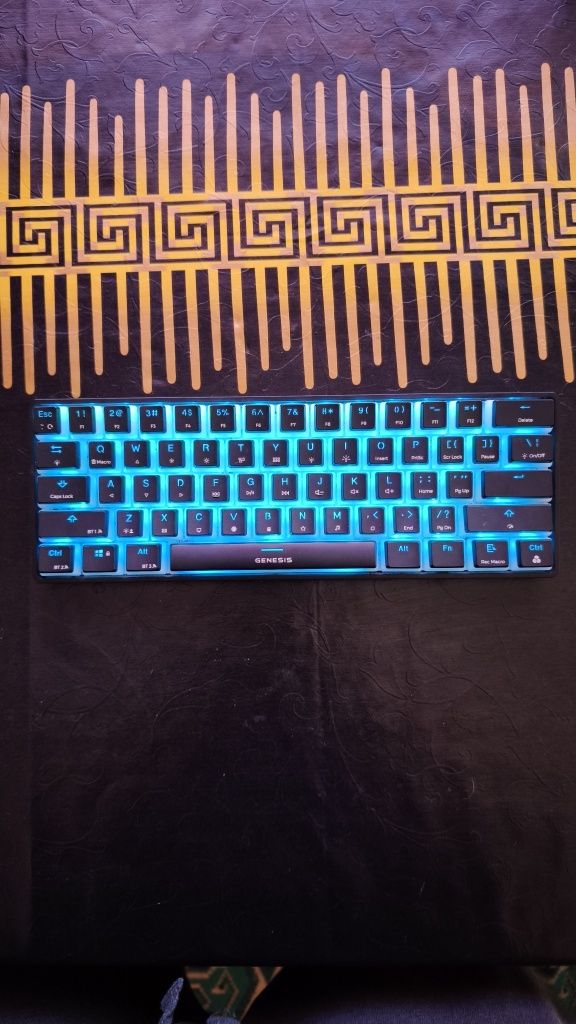 Продавам Геймърски лаптоп  ROG Strix G16 G614JU-N3111
