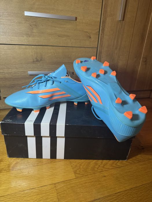 Футболни бутонки - Adidas