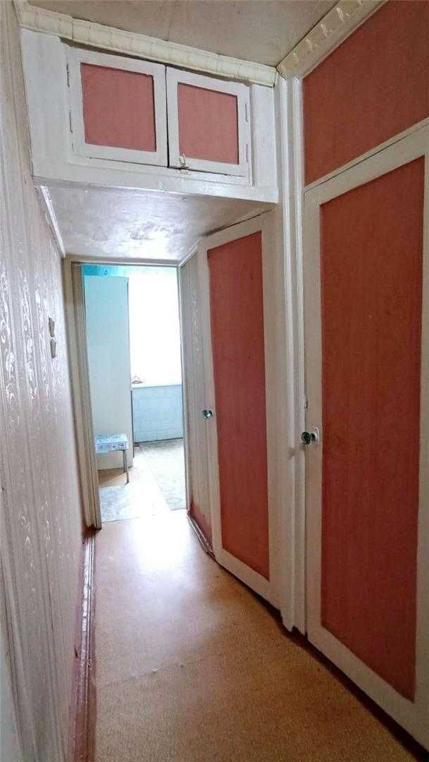 Продам 2х квар-у на 7мкр, 2эт р-н 27 школы