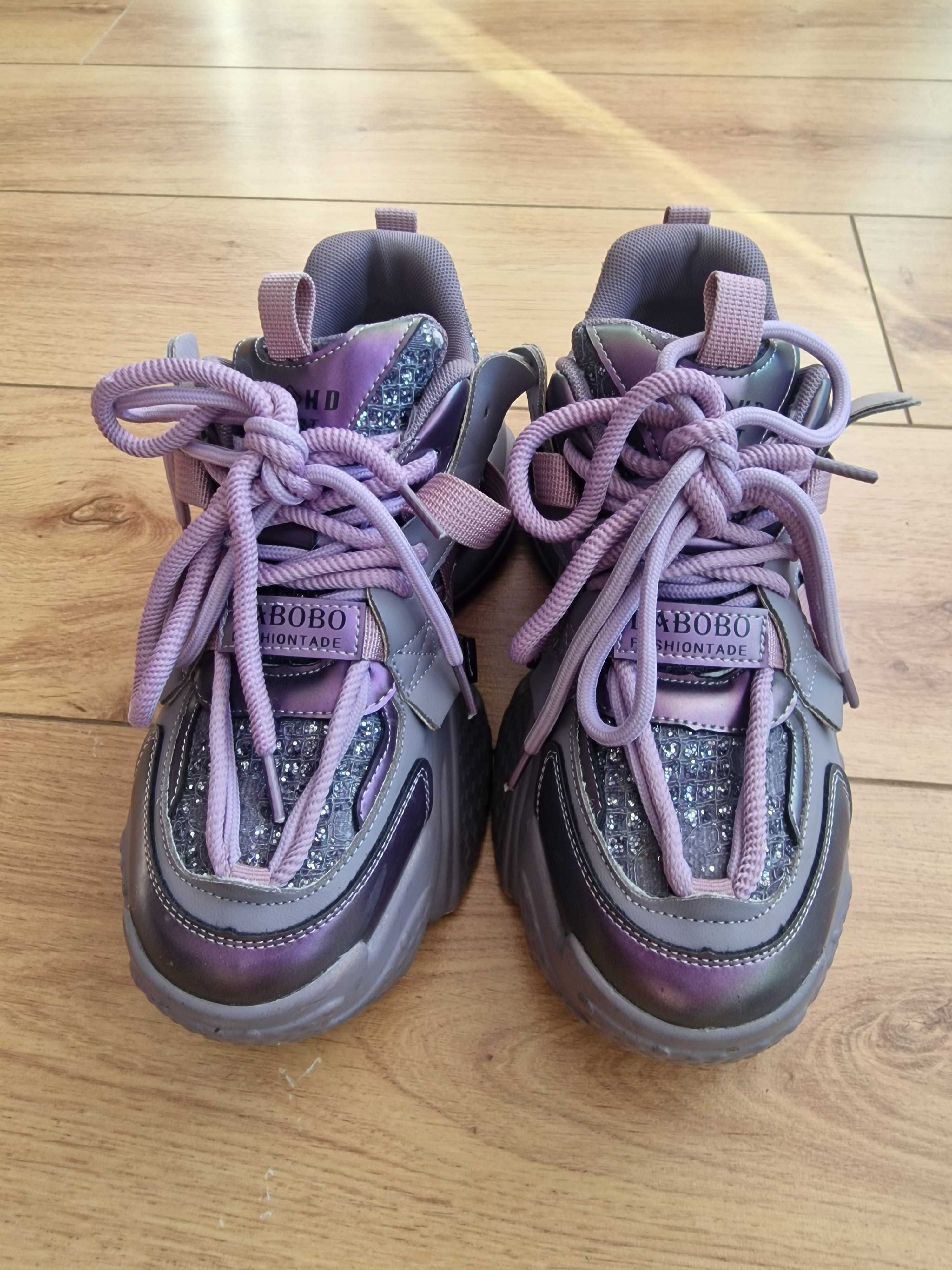 Продавам Nike и лилава маратонки