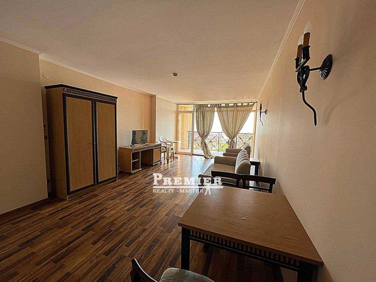 Продава се Двустаен апартамент в к.к. Елените - 93 кв.м за 807 €/кв.м - Снимка #2