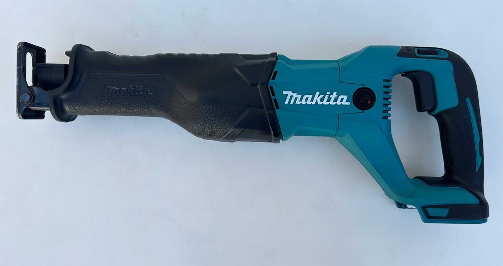 Makita DJR186 - Акумулаторен саблен трион 18V