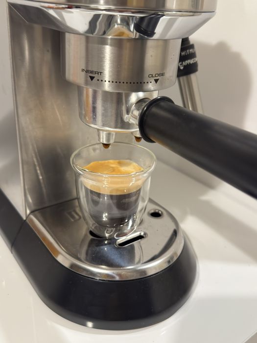 Espressor DeLonghi Dedica Style EC 685 w