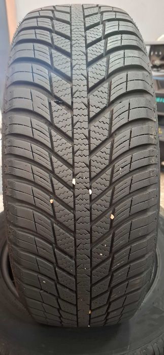 2бр. 195/65/15 Nexen 6.3mm грайфер, дот 22г. Безплатен монтаж