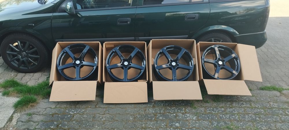 АлуминиевиДжанти TEAM DYNAMICS JADE R2 8.5x18 ET35 5x110 NB73.1 Racing