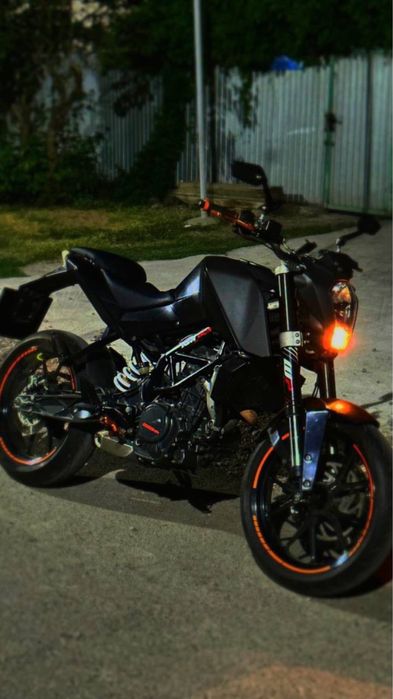Продам мотоцикл KTM Duke 200