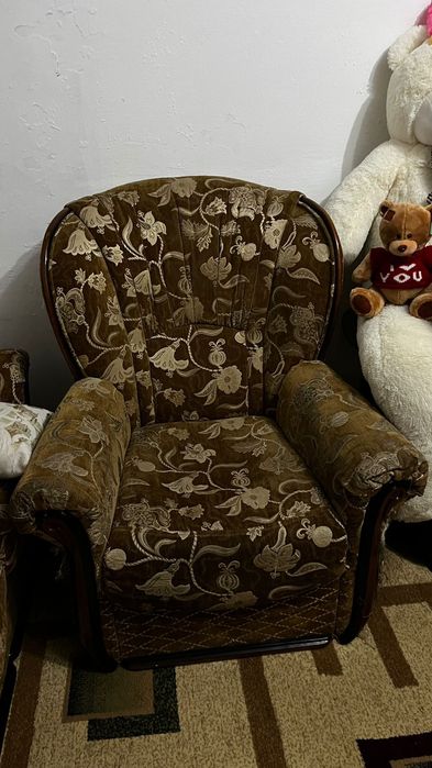 Продам диван и 2 кресла