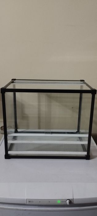 Террариум для рептилий, земноводных, насекомых и прочей живности.