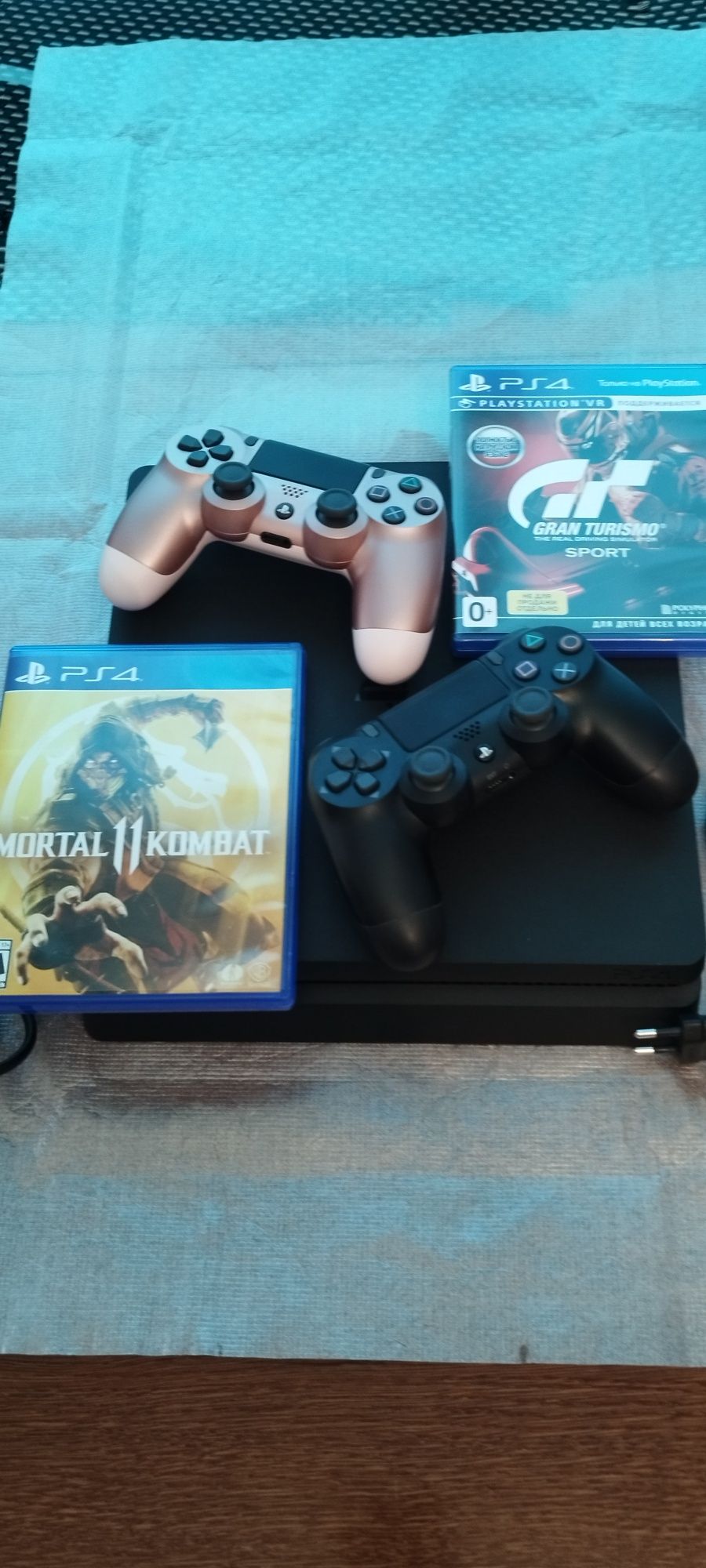 Продается ps4 slim