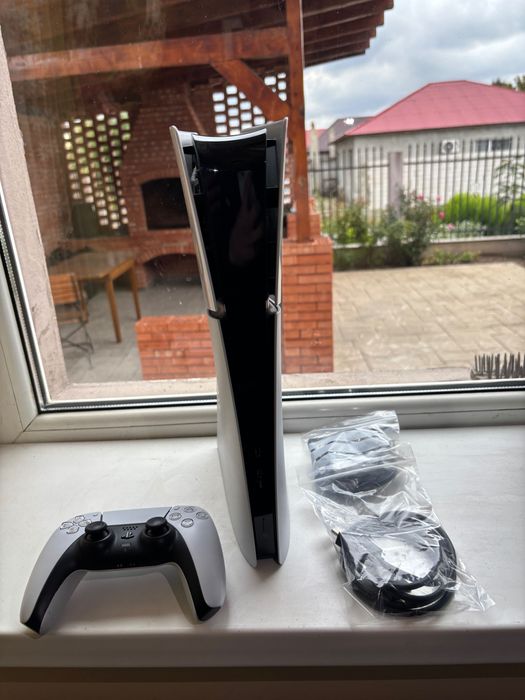 PlayStation 5 1 TB Fifa 25 si Bannerlord inclus