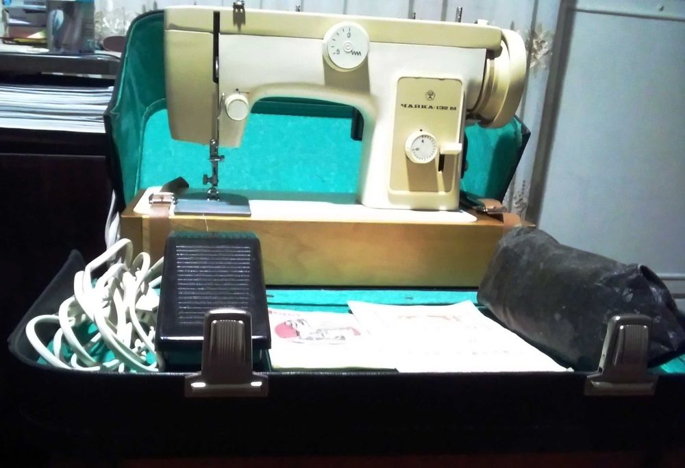 Швейная машина электрическая Чайка 132 м