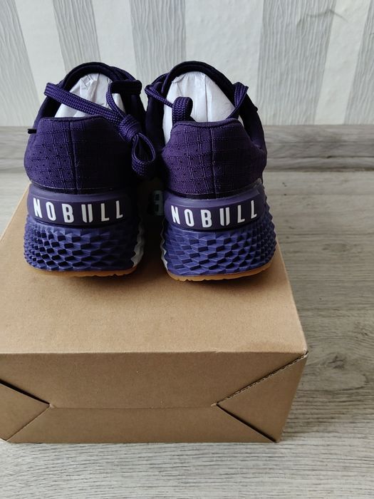 Нови маратонки от Англия