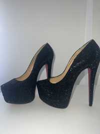 Pantofi cu toc Christian Louboutin originali