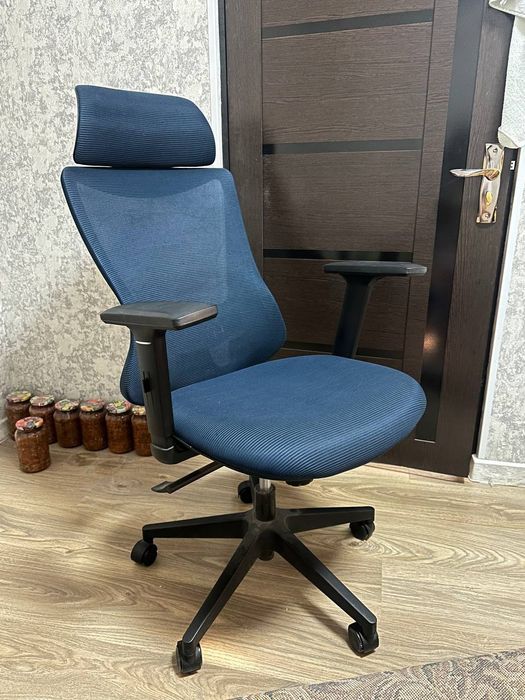 ПРОДАЁТСЯ Компьютерное кресло