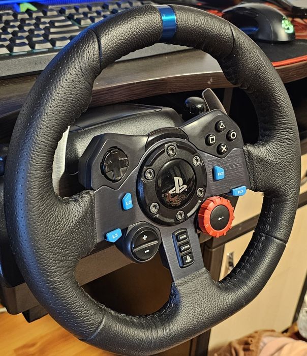 Vând Logitech G29 cu pedale și shfiter - Compatibil - PC, PS3, PS5