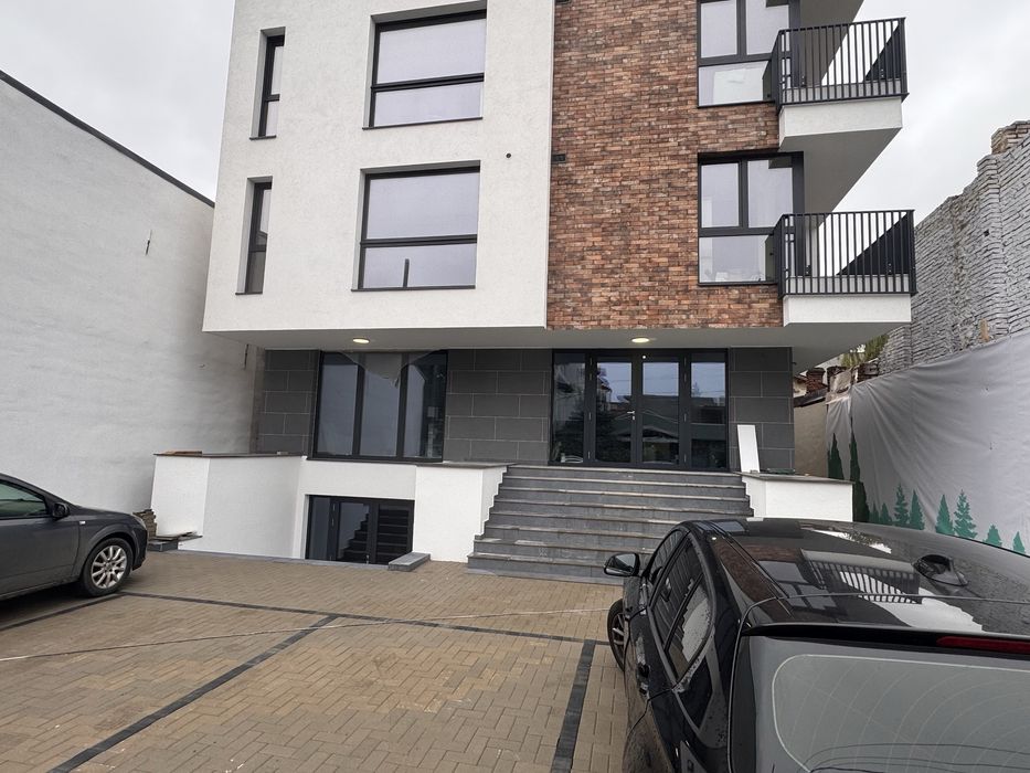 De închiriat spați stradal – zonă ultracentrală