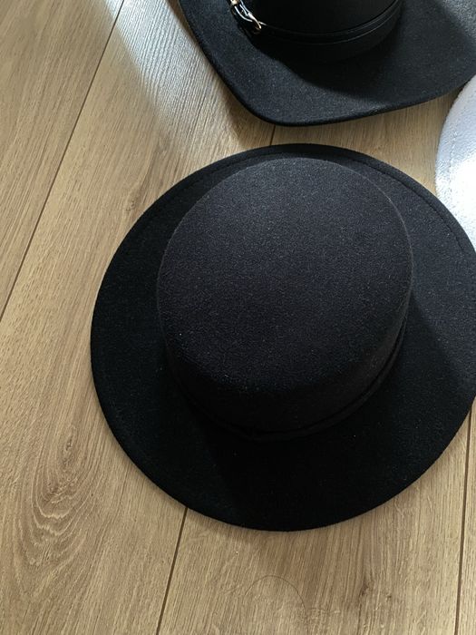 3 шапки за 12лв (2черни и 1 бяла)