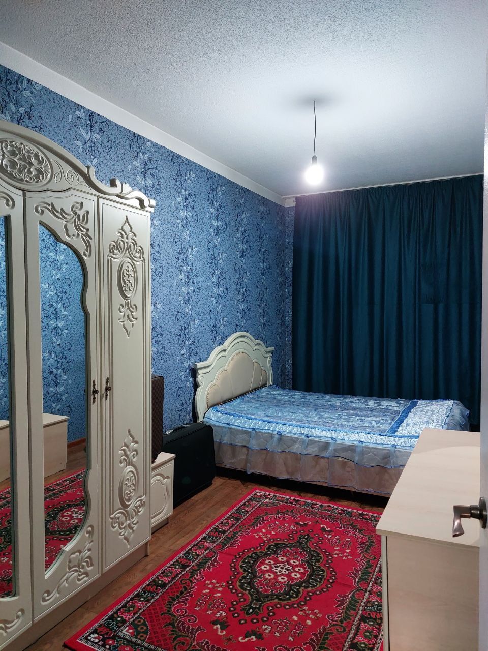 Продаётся квартира 2/4/5 М.улугбек район художник остановка