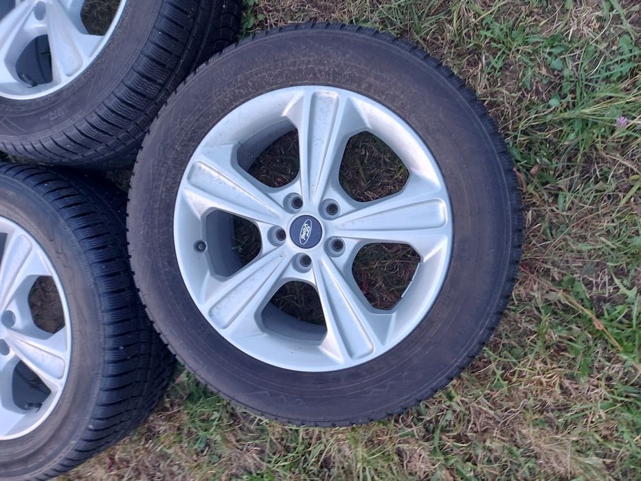 Jante originale Ford Kuga 235 55 17 Nokian de iarnă stare ca noi