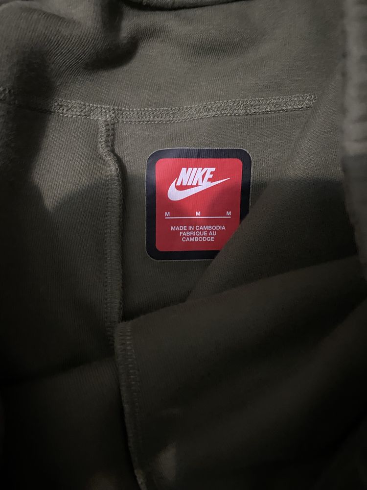 Nike tech fleece екип оригинален - зелен