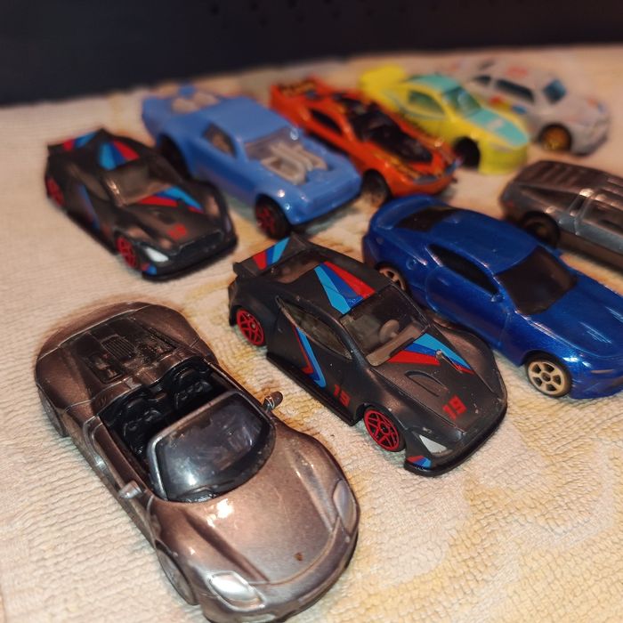 Lor 10 machete diverse