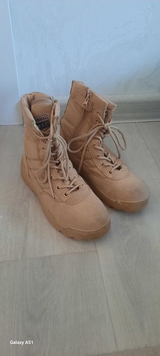 Продам берцы 40 размер