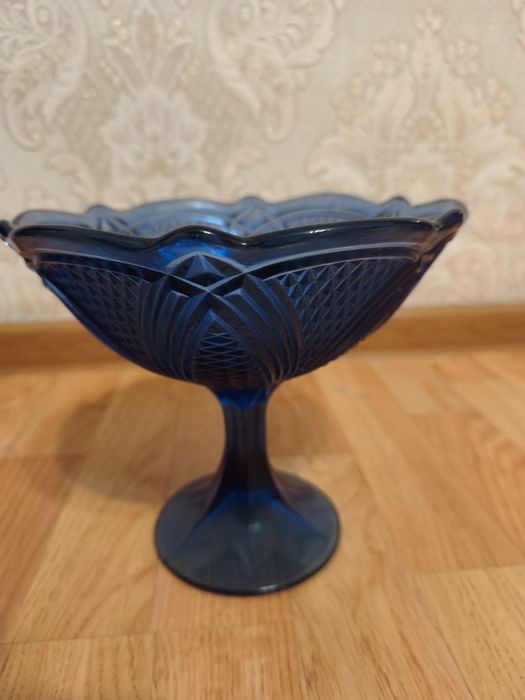 Ваза для конфет, фруктов.