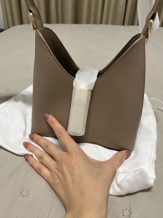 Кожена чанта Furla Iread