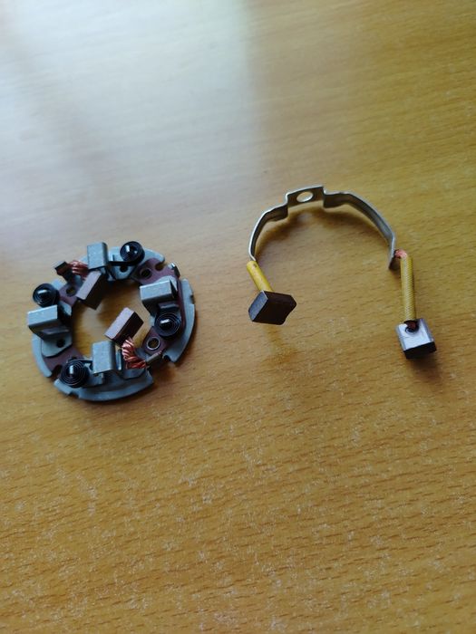 Vand platou și perie electromotor