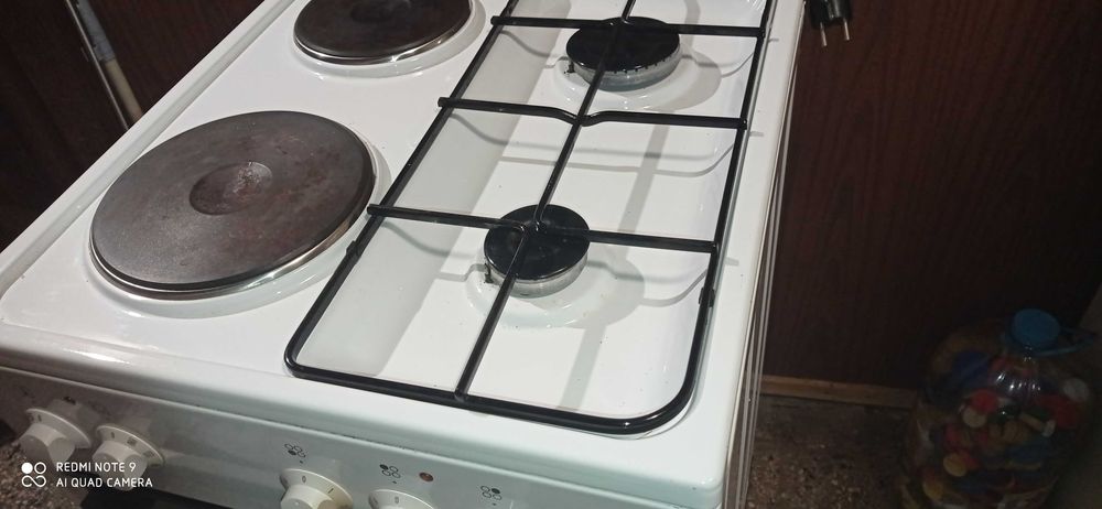 Продавам комбинирана готварска печка на ток и газ Gorenje