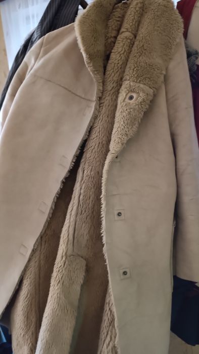 Haină de blană Armani, în bune condiții