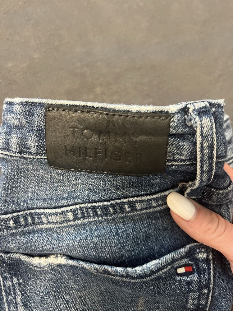 Дънки Dolce & Gabanna и Tommy Hilfiger нови