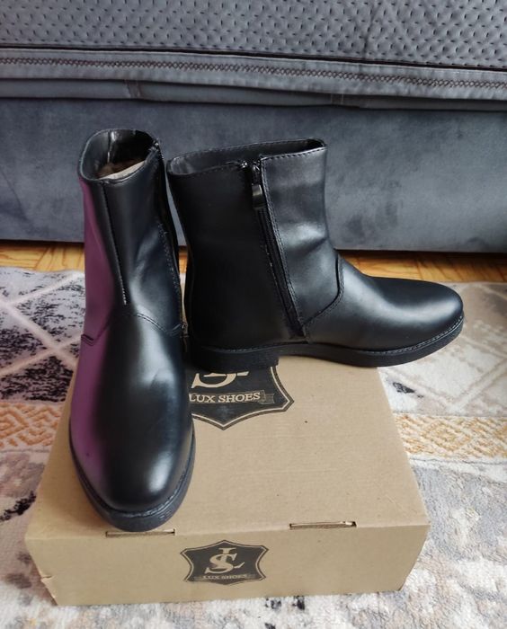 Продам полусапожки уставные мужские . Новые