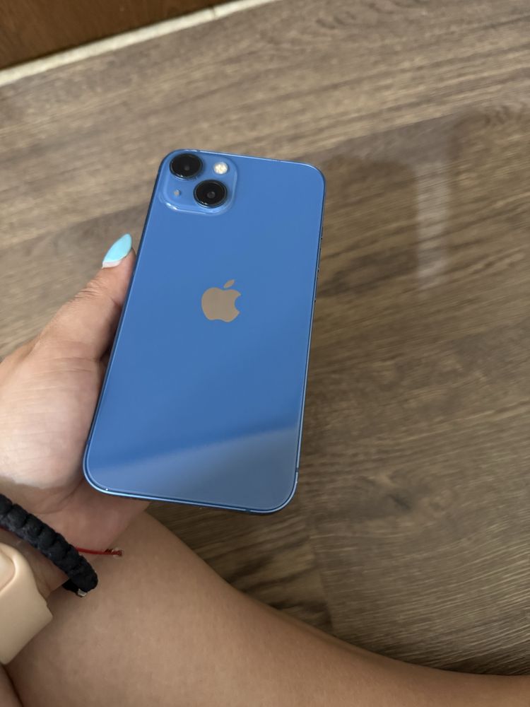 iPhone 13 черен и син