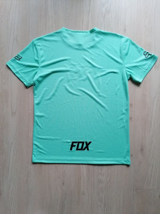 Vând tricouri FOX