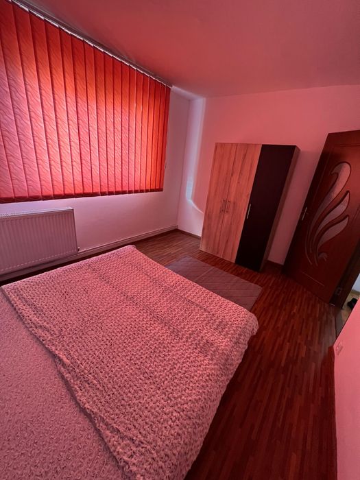 Apartament 4 camere de inchiriat