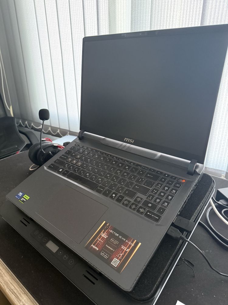 MSI Vector 16 HX A2XW – Геймърски лаптоп, i9 / RTX 5080