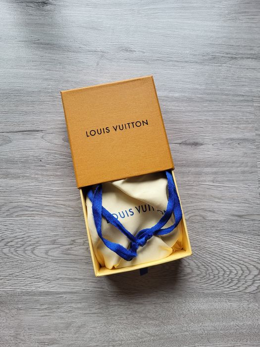 Curea LV în stare nouă