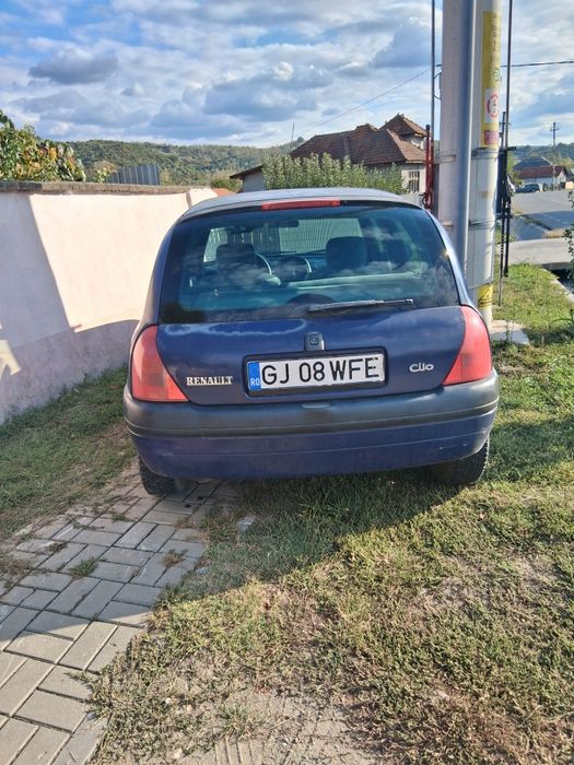 Vând Renault Clio