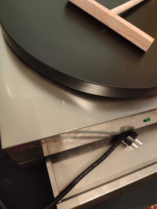 Професионална електрическа машина  котлон за палачинки 40см като нова