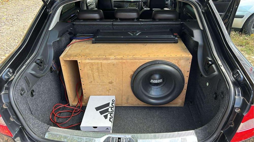 Vand difuzor Sundown xv3 pe 15” cu incinta