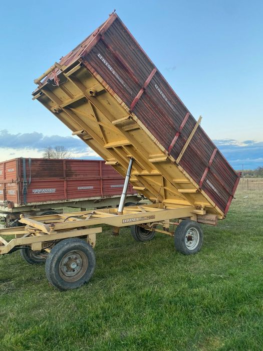 Remorca basculabila pe 3 părți