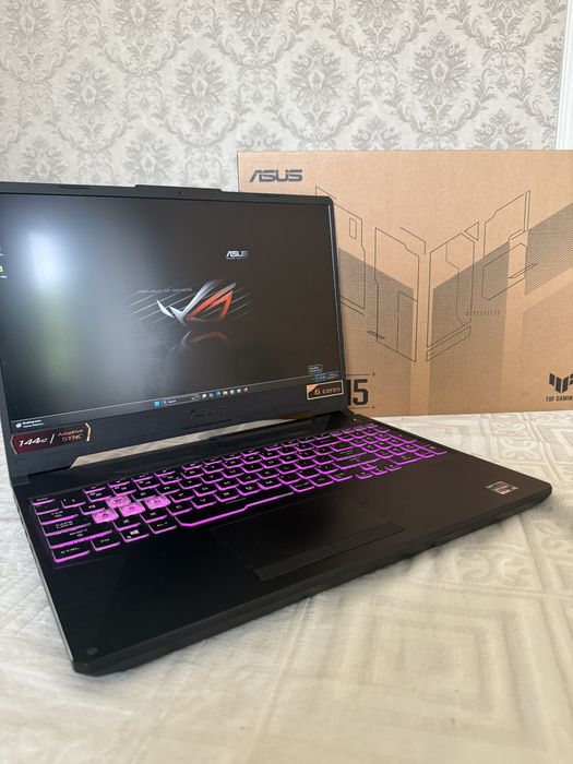 Laptop gaming.